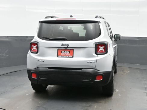 Used 2017 Jeep Renegade Latitude w/ Cold Weather Group AWD/4WD image 5