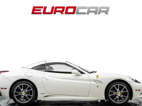 Used 2013 Ferrari California RWD image 7