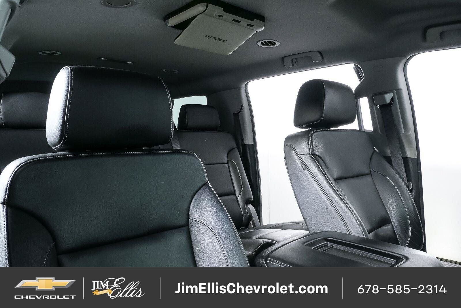 Used 2018 Chevrolet Suburban LT w/ LT Signature Package RWD image 24