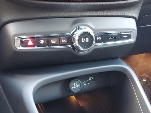 Certified 2023 Volvo C40 P8 Recharge Plus w/ Climate Package AWD/4WD image 26