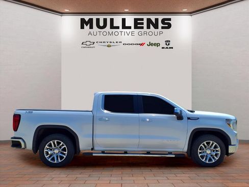Used 2021 GMC Sierra 1500 SLT AWD/4WD image 4
