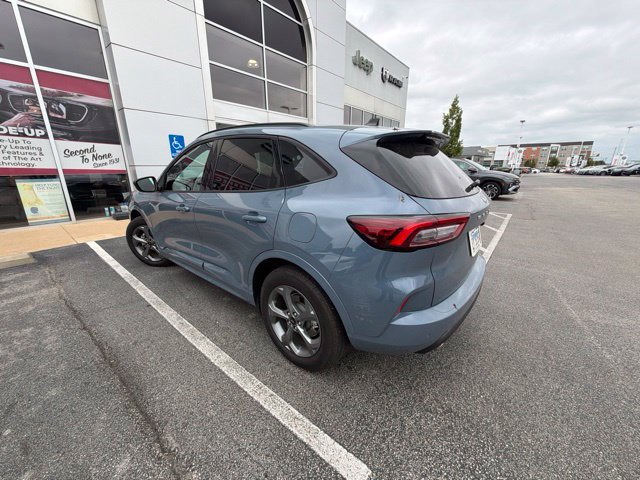 Used 2024 Ford Escape ST-Line w/ Tech Pack #1 FWD image 6