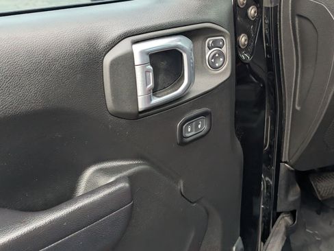 Used 2021 Jeep Wrangler Unlimited Sport image 17