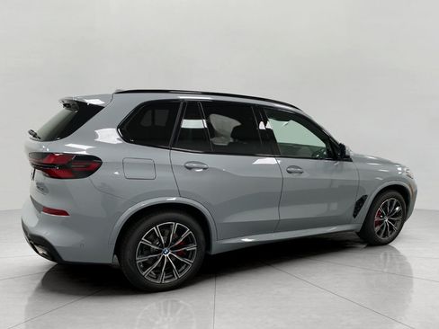 New 2026 BMW X5 xDrive40i w/ M Sport Package AWD/4WD image 2