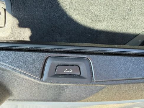 Used 2025 BMW X5 xDrive40i w/ M Sport Package AWD/4WD image 31