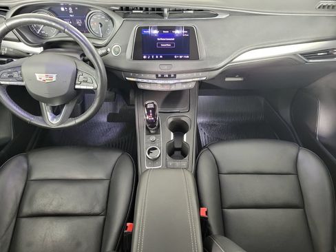 Used 2021 Cadillac XT4 Premium Luxury FWD image 14