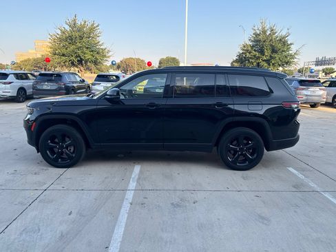 Used 2023 Jeep Grand Cherokee L Laredo AWD/4WD image 3