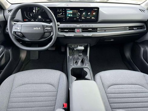 Used 2025 Kia K4 EX image 12
