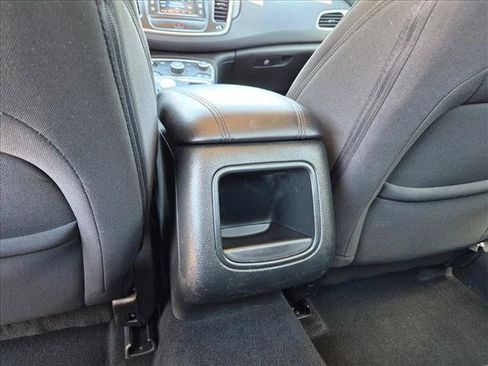 Used 2015 Chrysler 200 Limited w/ Convenience Group FWD image 16