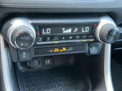 Used 2023 Toyota RAV4 XLE Premium FWD image 19