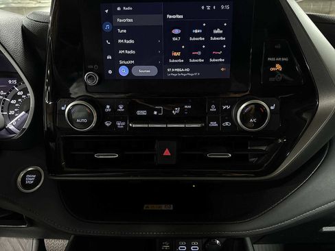 Certified 2024 Toyota Highlander XLE AWD/4WD image 22