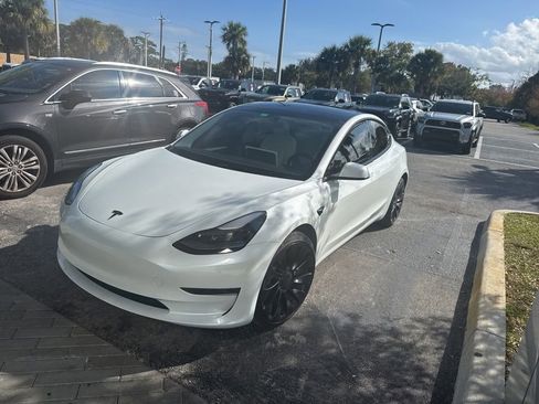 Used 2023 Tesla Model 3 Standard Range image 2