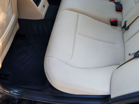 Used 2018 BMW 320i Sedan image 18