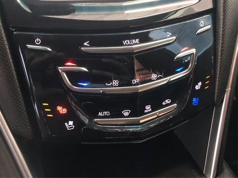 Used 2017 Cadillac XTS Luxury image 21