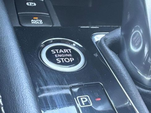 Certified 2024 Nissan Kicks SR image 36