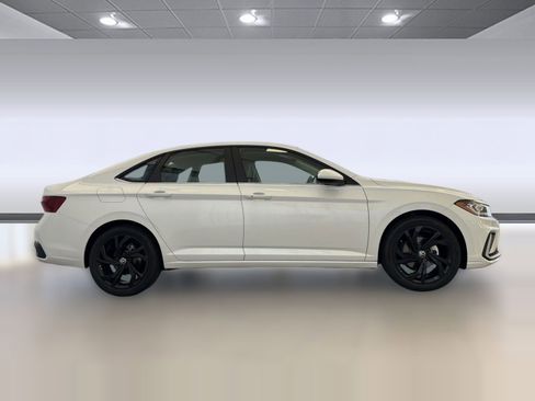 New 2026 Volkswagen Jetta SE image 8