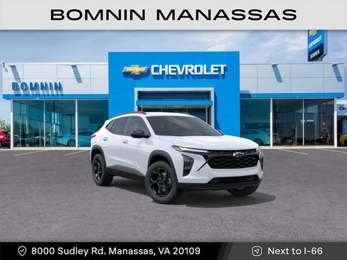 New 2026 Chevrolet Trax LT w/ Midnight Edition FWD image 2