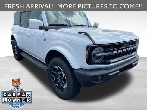 Used 2023 Ford Bronco Outer Banks AWD/4WD image 2