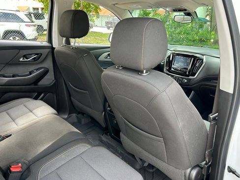 Used 2021 Chevrolet Traverse LS FWD image 41