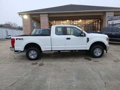 Used 2020 Ford F250 XL w/ Power Equipment Group image 2