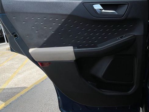 Used 2020 Ford Escape SE image 36