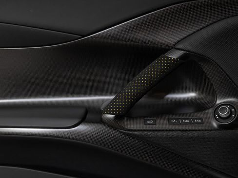 Used 2018 Ferrari 812 Superfast RWD image 38