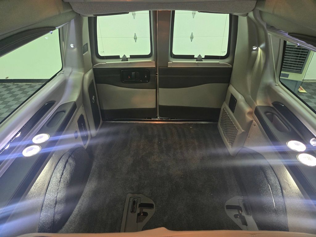 Used 2020 Chevrolet Express 2500 Extended RWD image 49