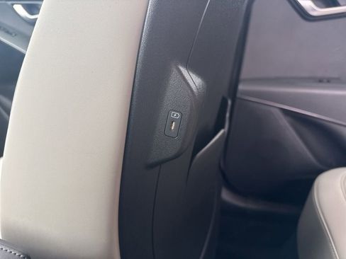 Used 2023 Kia Niro EX image 33