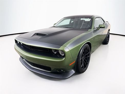 Used 2022 Dodge Challenger R/T Scat Pack w/ T/A Package image 3