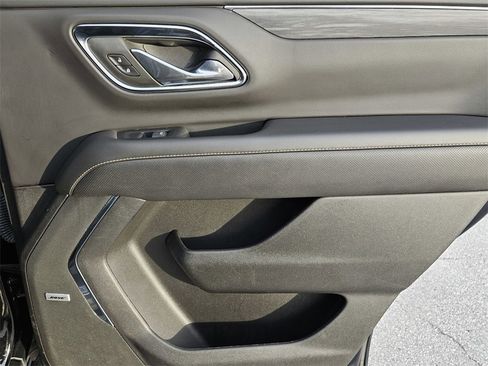 Used 2024 GMC Yukon SLT image 34