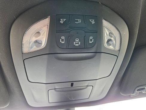 Used 2025 Chrysler Pacifica Select FWD image 27