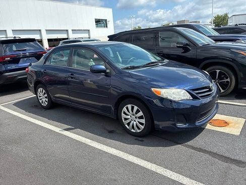 Used 2013 Toyota Corolla LE FWD image 3