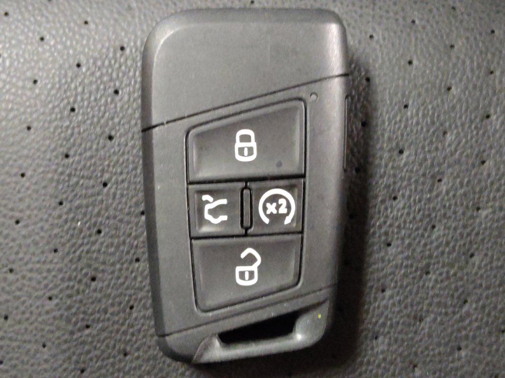 Used 2024 Volkswagen Jetta SE w/ Panoramic Sunroof Package FWD image 32
