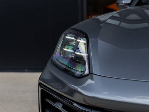 Certified 2025 Porsche Cayenne image 19