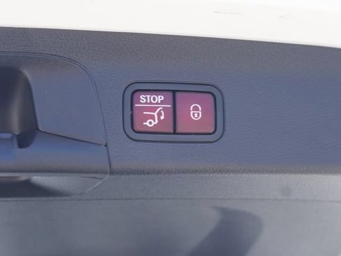 Used 2022 Mercedes-Benz GLS 450 4MATIC image 57