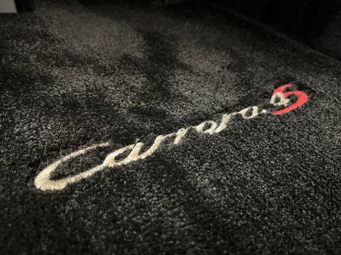 Used 2004 Porsche 911 Carrera 4 AWD/4WD image 17