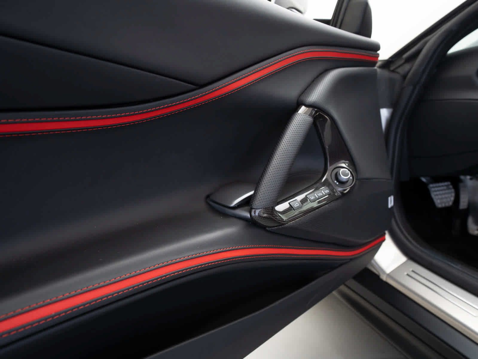 Used 2022 Ferrari 812 GTS RWD image 16