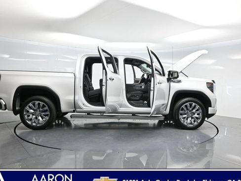 Used 2023 GMC Sierra 1500 Denali w/ Denali Reserve Package AWD/4WD image 3