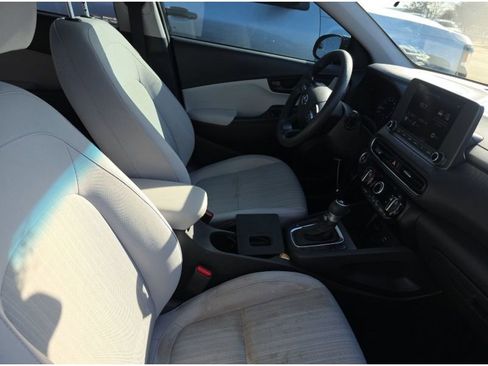 Used 2023 Hyundai Kona SEL image 15