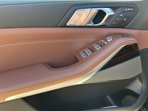 New 2026 BMW X7 xDrive40i w/ Premium Package image 13