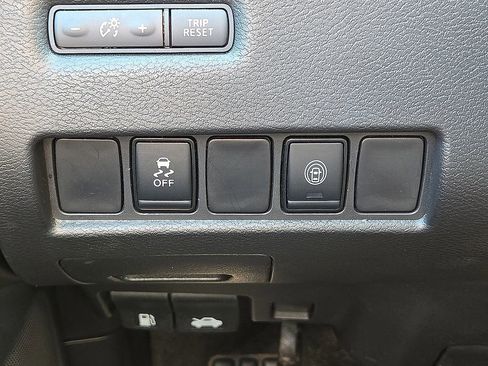 Used 2024 Nissan Murano SV image 31