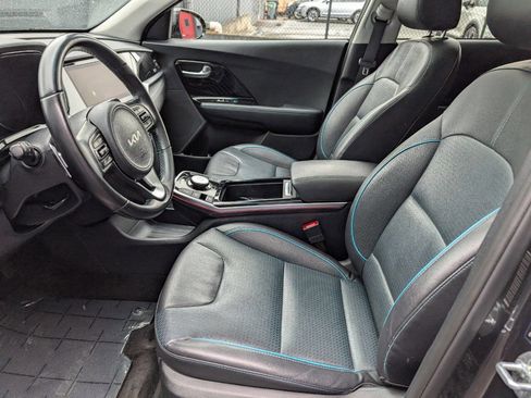 Used 2022 Kia Niro EX Premium image 10