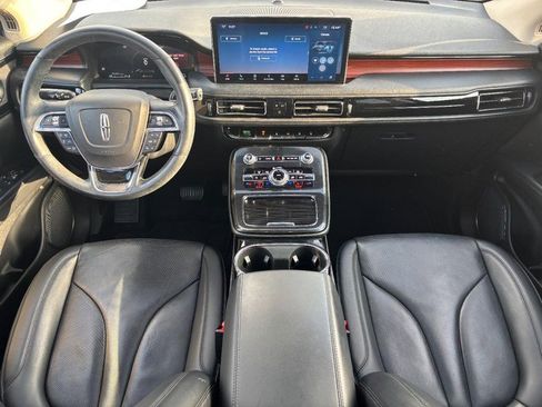Used 2022 Lincoln Nautilus Reserve image 11