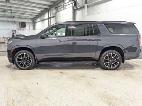 Used 2023 Chevrolet Suburban RST image 6