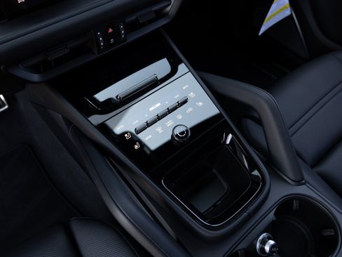 Certified 2026 Porsche Cayenne GTS image 30