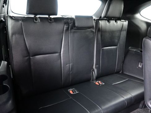 Used 2023 Toyota Highlander XSE FWD image 17