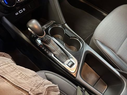 Used 2022 Buick Encore GX Preferred w/ Cold Weather Comfort Package image 17