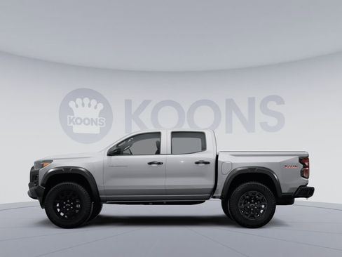Used 2023 Chevrolet Colorado Trail Boss w/ Advanced Trailering Package AWD/4WD image 2