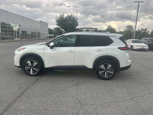 Used 2024 Nissan Rogue SL w/ SL Premium Package AWD/4WD image 8