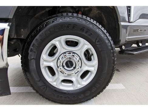 Used 2025 Ford F250 XLT image 28